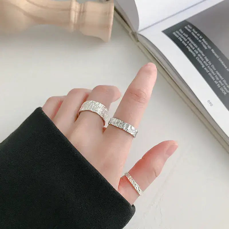 SELENE'S FOIL PATTERNED CONCAVE-CONVEX SILVER RING - OPHRASTUDIO