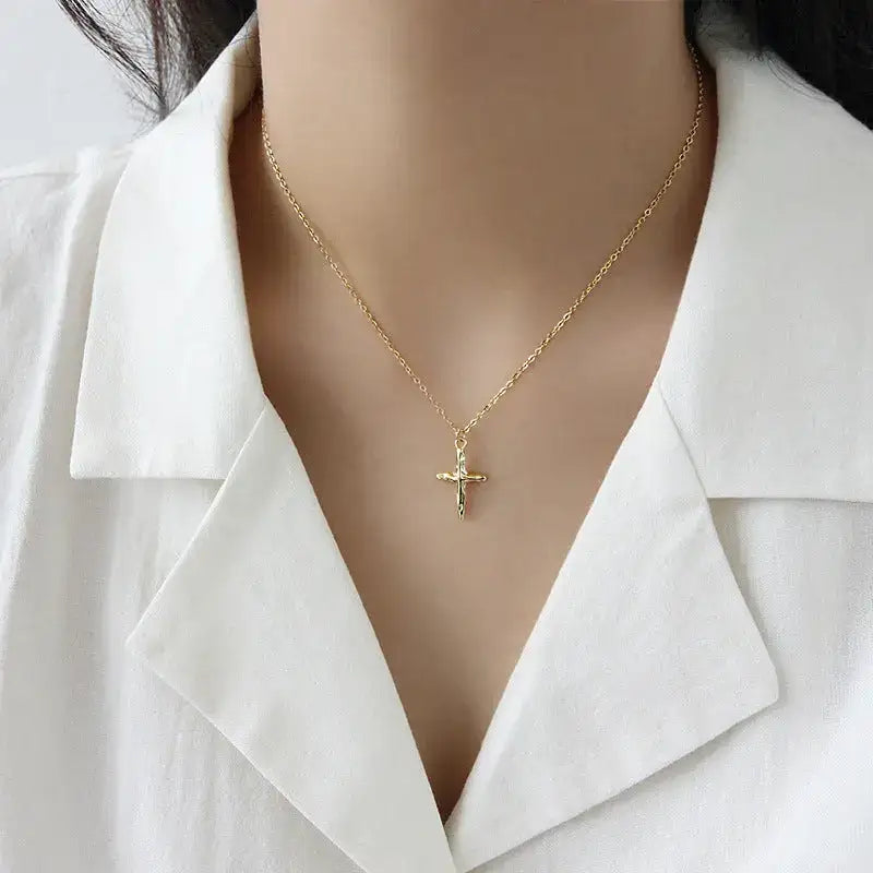 SERENITY CROSS TEXTURE NECKLACE - OPHRASTUDIO