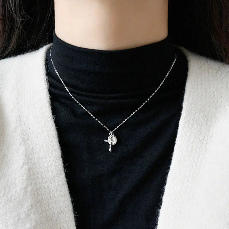 CROSS GEOMETRIC NECKLACE - OPHRASTUDIO