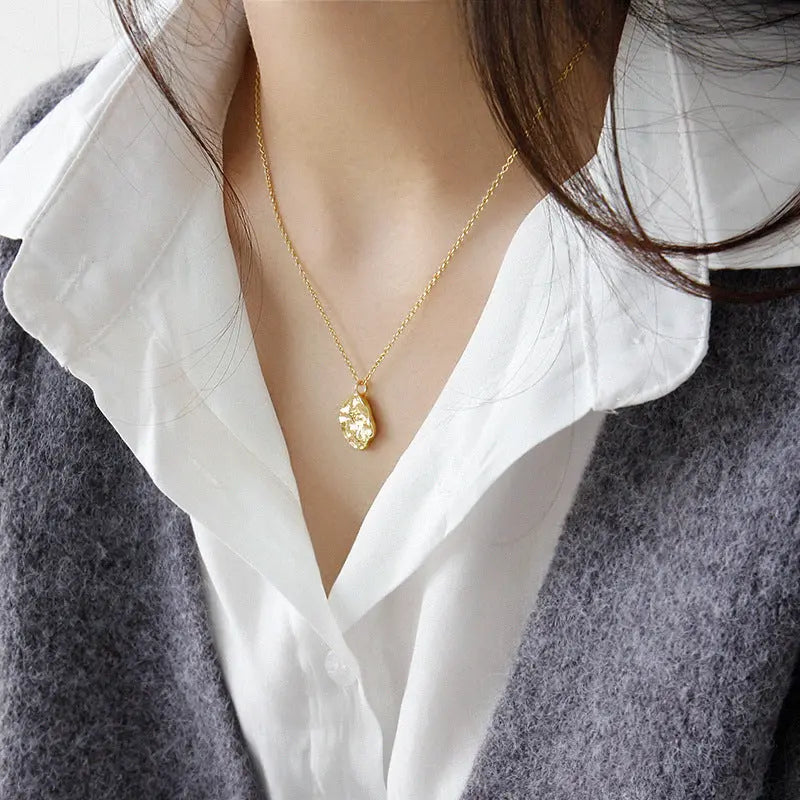 IRREGULAR ROCK CLAVICLE NECKLACE - OPHRASTUDIO