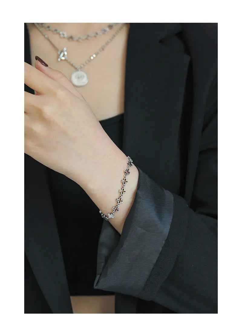 Isolde's Retro Cross Silver Chain Bracelet