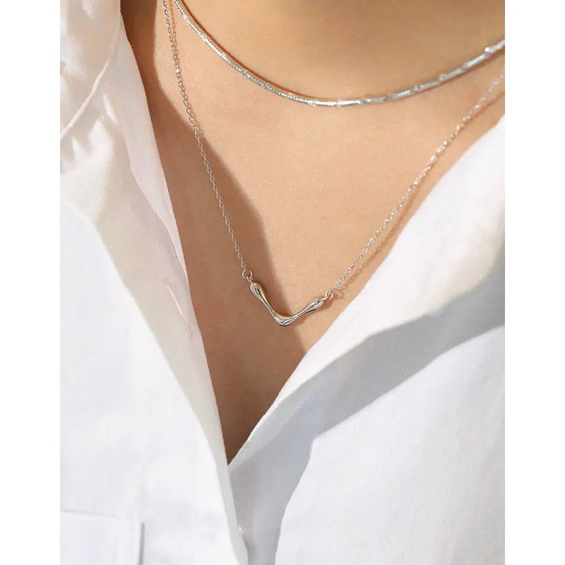 ELEGANT V-LETTER COLLARBONE NECKLACE - OPHRASTUDIO