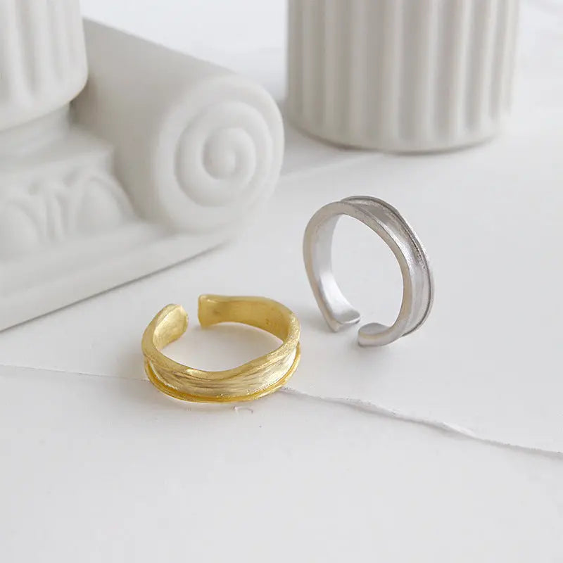 ATHENA'S MATTE BRUSHED SILVER RING - OPHRASTUDIO