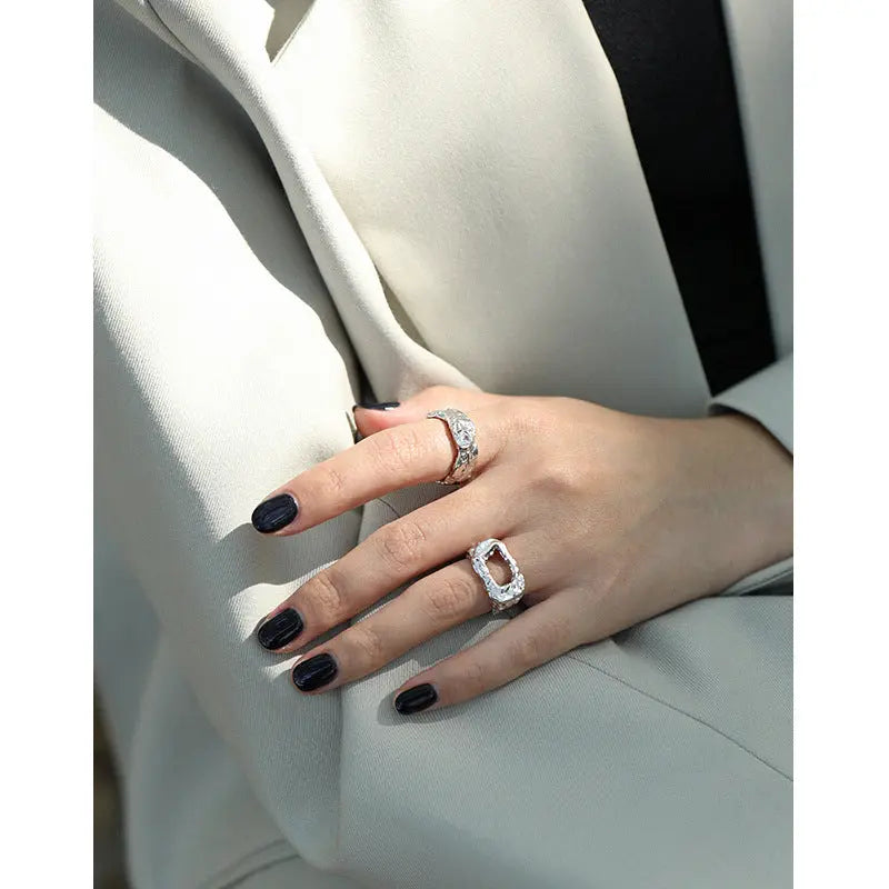 SELENE'S SINGLE ZIRCON SILVER RING - OPHRASTUDIO