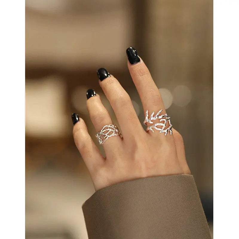 ARBOR'S IRREGULAR BRANCH SILVER RING - OPHRASTUDIO