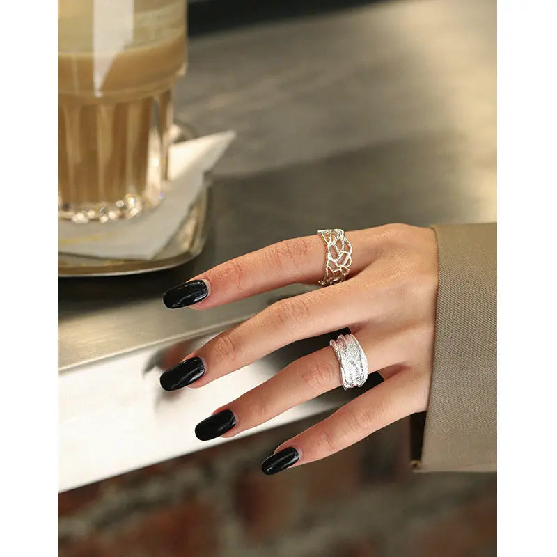 ARBOR'S IRREGULAR BRANCH SILVER RING - OPHRASTUDIO