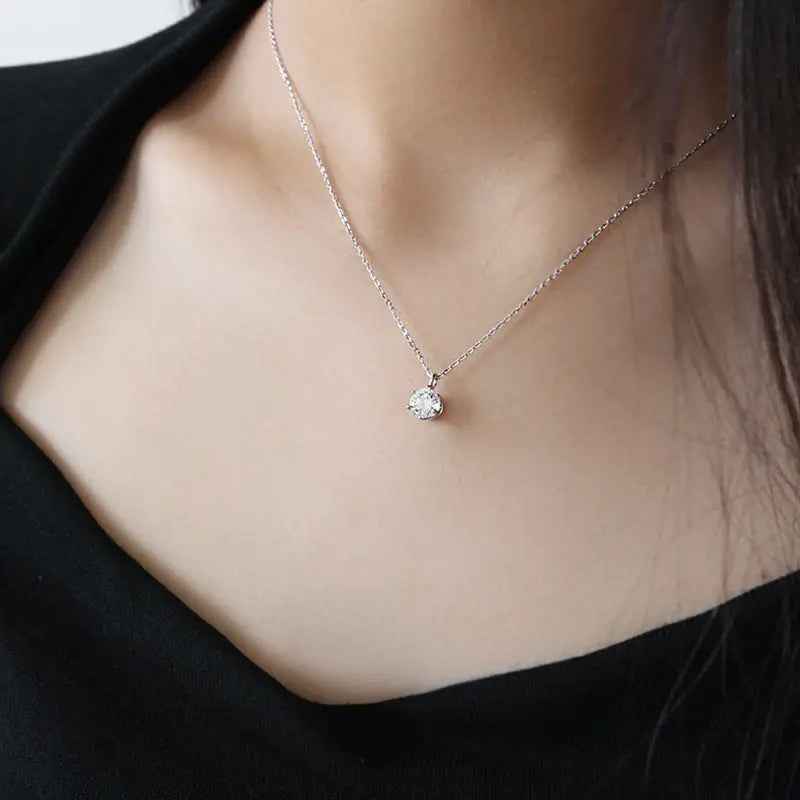 Diana's Single Zircon Silver Pendant Necklace