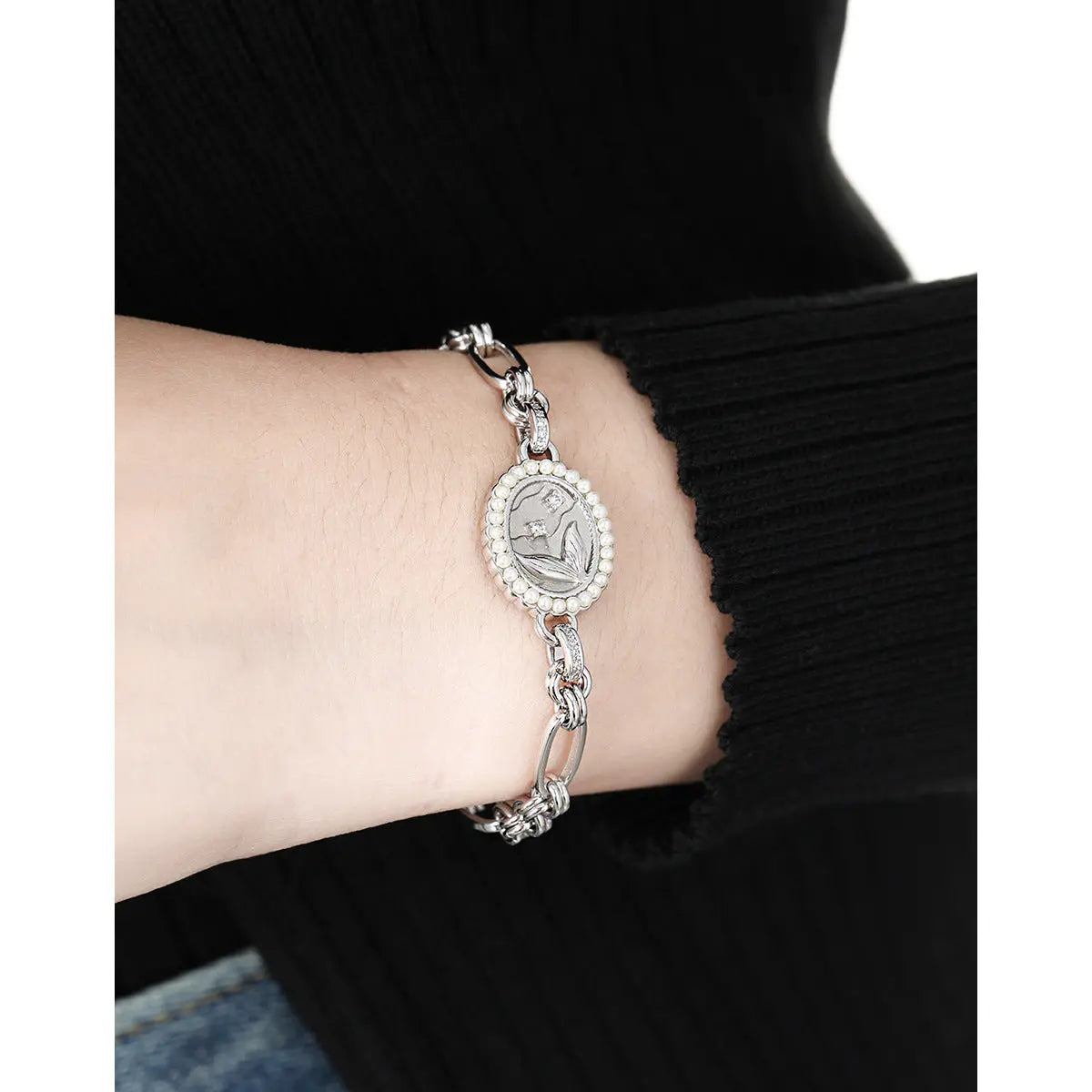 Geometric Pearl Fishtail Silver Chain Bracelet