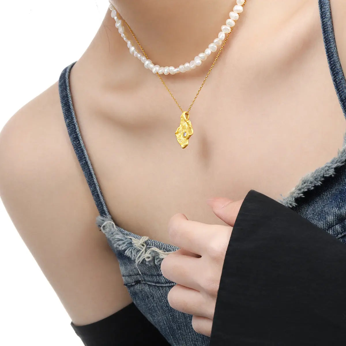 Bumped Glimmer Silver Pendant Necklace