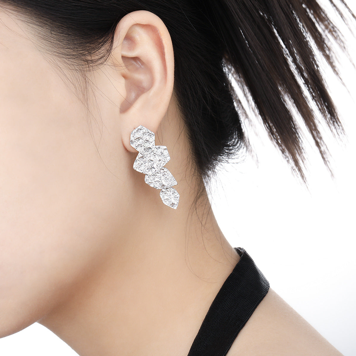 CALLA'S IRREGULAR DISC TASSEL SILVER EAR STUDS - OPHRASTUDIO