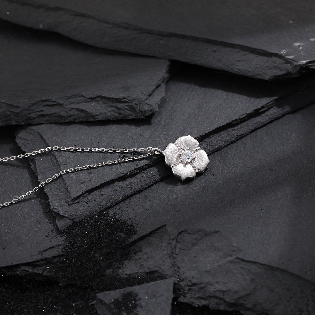 Brushed Clover Pavé Zircon Pendant Necklace OPHRASTUDIO