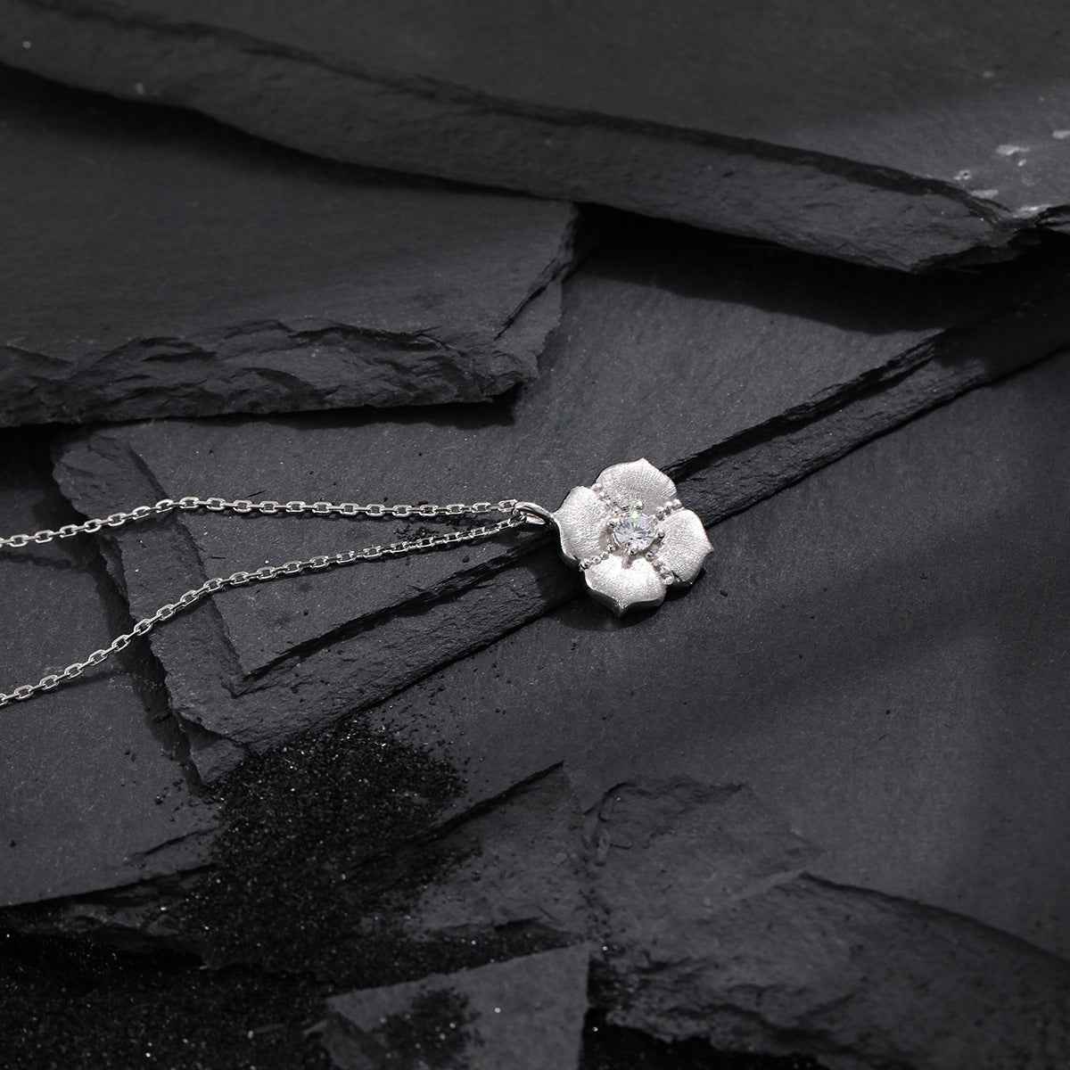 Brushed Clover Pavé Zircon Pendant Necklace