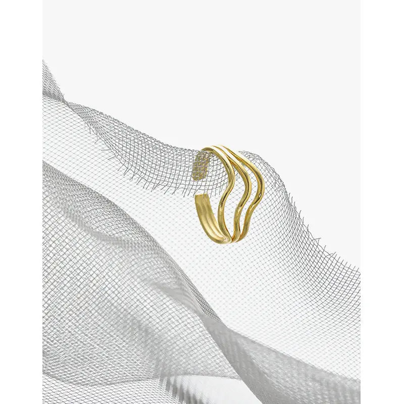 NYMPHEA'S WAVY TEXTURE SILVER RING - OPHRASTUDIO