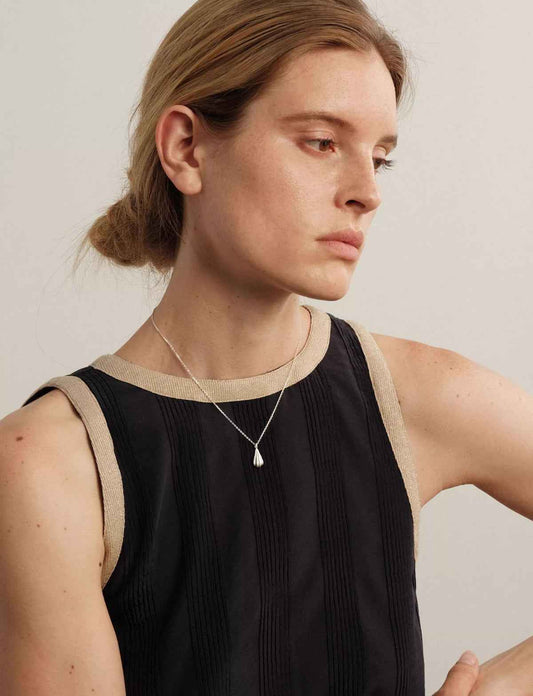 Valuri Wave Shell Silver Necklace