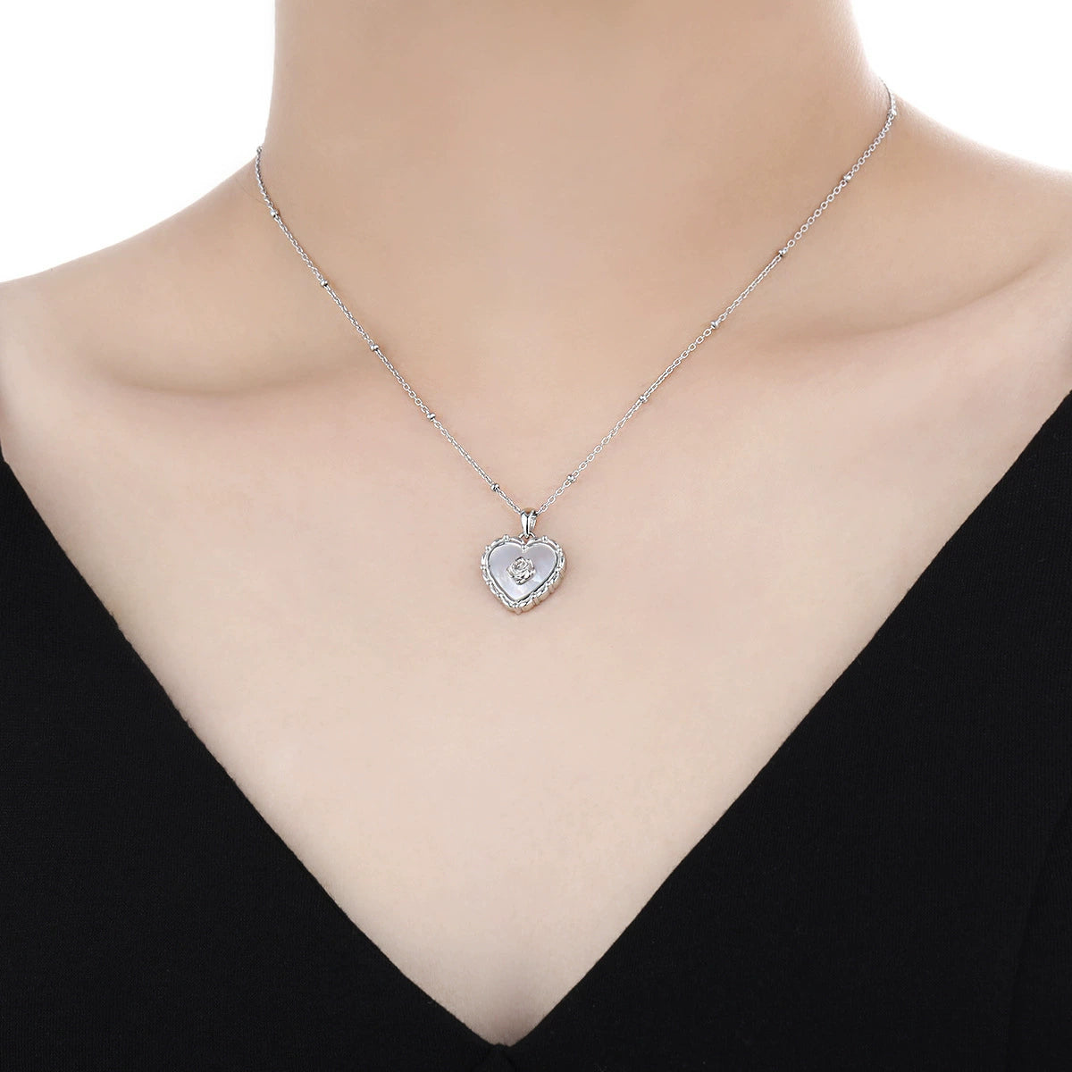 SILVER ROSE HEART NECKLACE - OPHRASTUDIO
