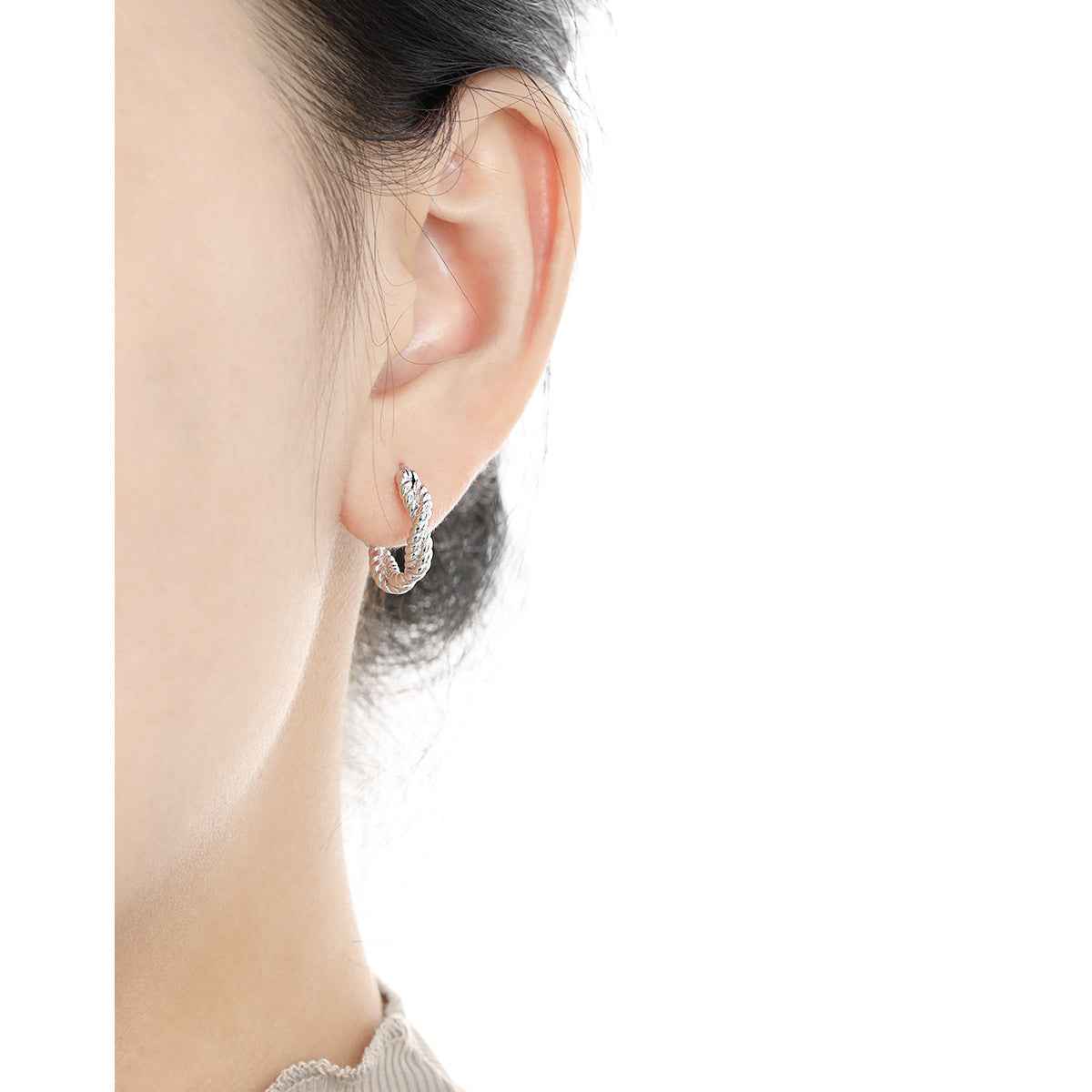 Echo's Winding Silver Hoop Earrings