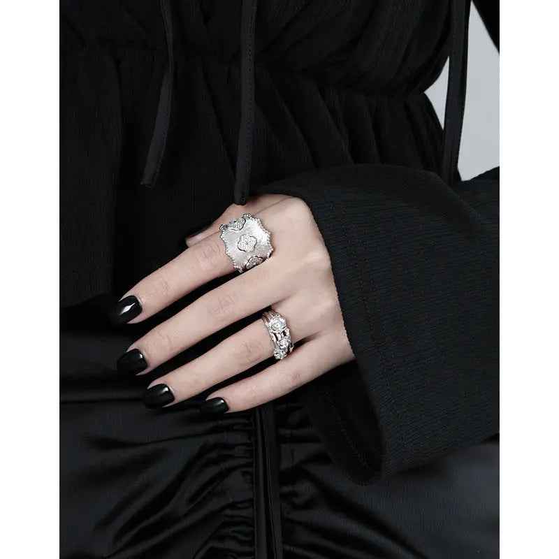 Éirinn's Luxury Clover Silver Statement Ring