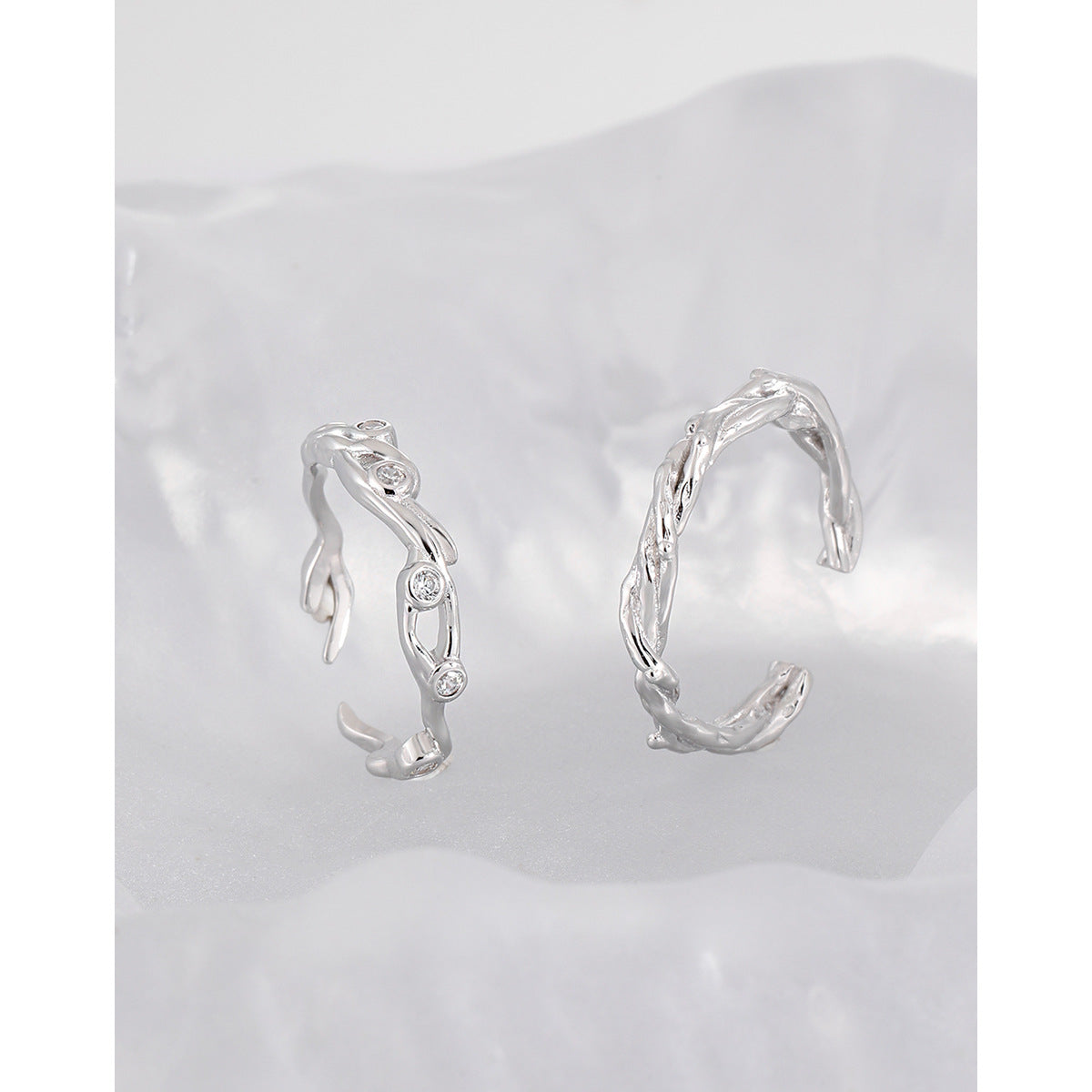 ETERNAL SPIRAL SILVER RING OPHRASTUDIO