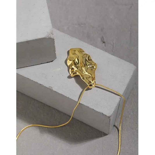 Elara's Leaf Silver Pendant Necklace