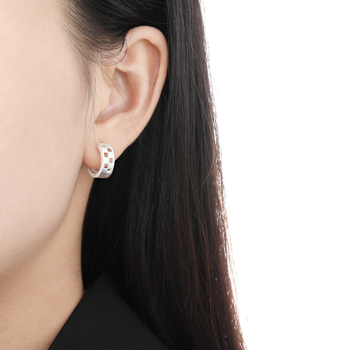 AURORA'S MATTE BRUSHED HOLLOW EARRING BUCKLE OPHRASTUDIO