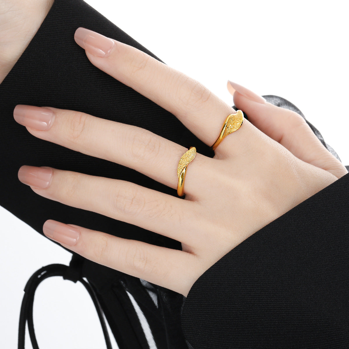 AURORA'S FROSTED LEAF SILVER RING OPHRASTUDIO