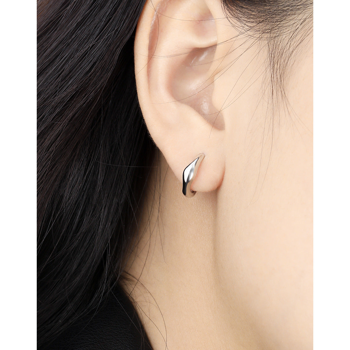 GUINEVERE'S GRACE STUD EARRINGS OPHRASTUDIO