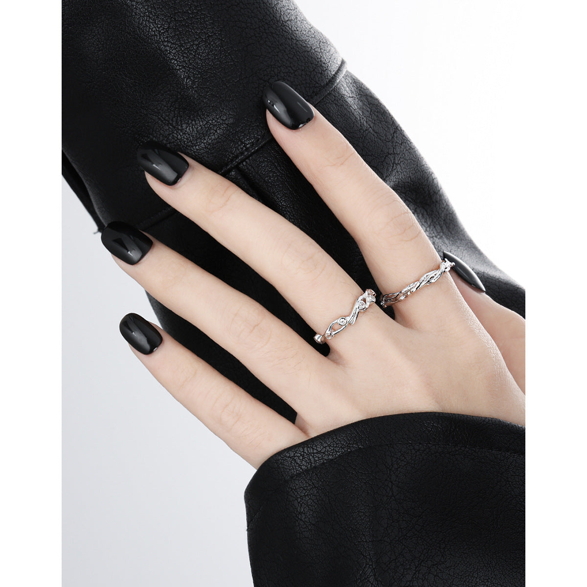 ETERNAL SPIRAL SILVER RING OPHRASTUDIO