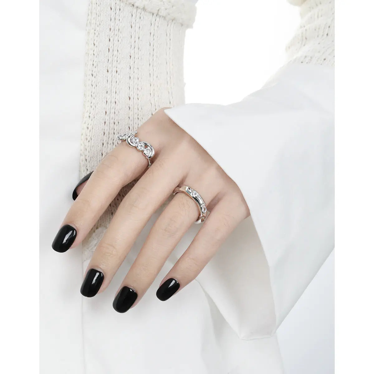 LUNA'S SMOOTH ZIRCON SILVER RING - OPHRASTUDIO