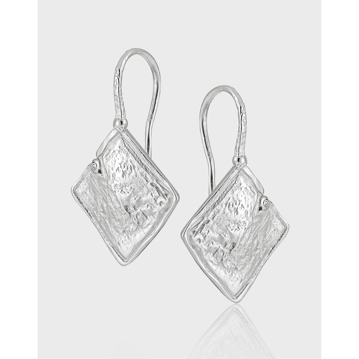LAVA TEXTURE GEOMETRIC SQUARE ZIRCON EARRINGS OPHRASTUDIO