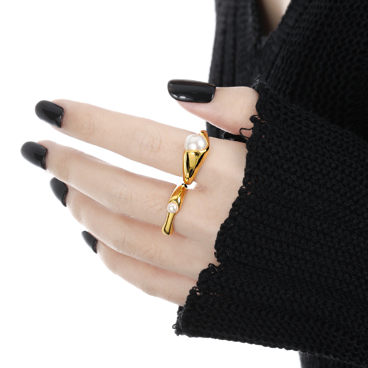 GUINEVERE'S GEOMETRIC SILVER RING OPHRASTUDIO