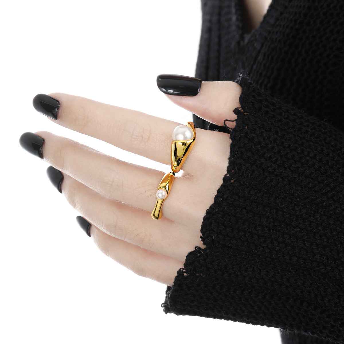 Guinevere's Geometric Silver Pearl Ring