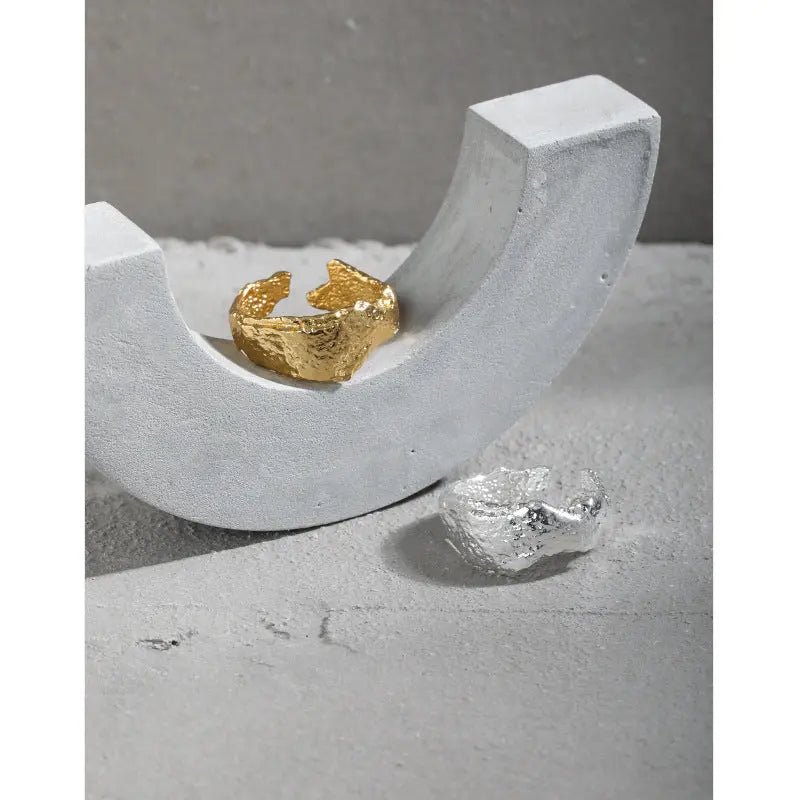 LYRA'S MINIMALIST TEXTURE SILVER RING - OPHRASTUDIO