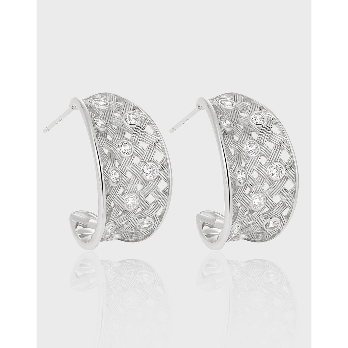 CURVED WOVEN MESH STUD EARRINGS OPHRASTUDIO