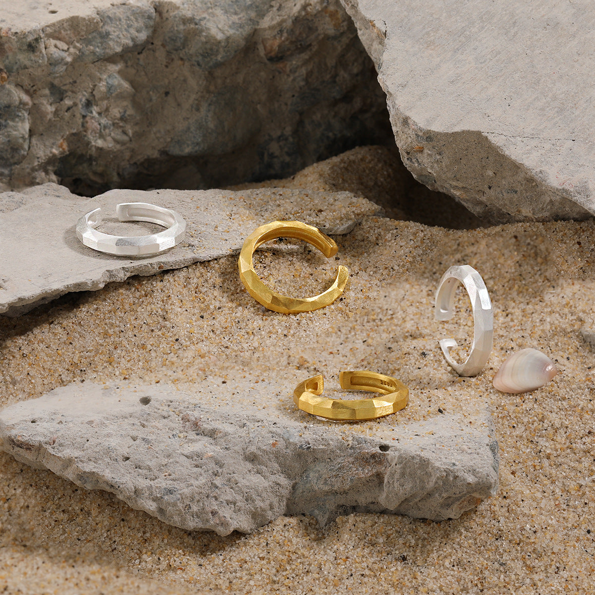 RAPUNZEL'S MULTI-FACETED CUT RHOMBUS BRUSHED SILVER RING OPHRASTUDIO