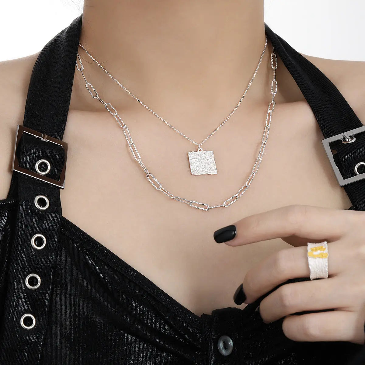 GEOMETRIC SQUARE NECKLACE - OPHRASTUDIO