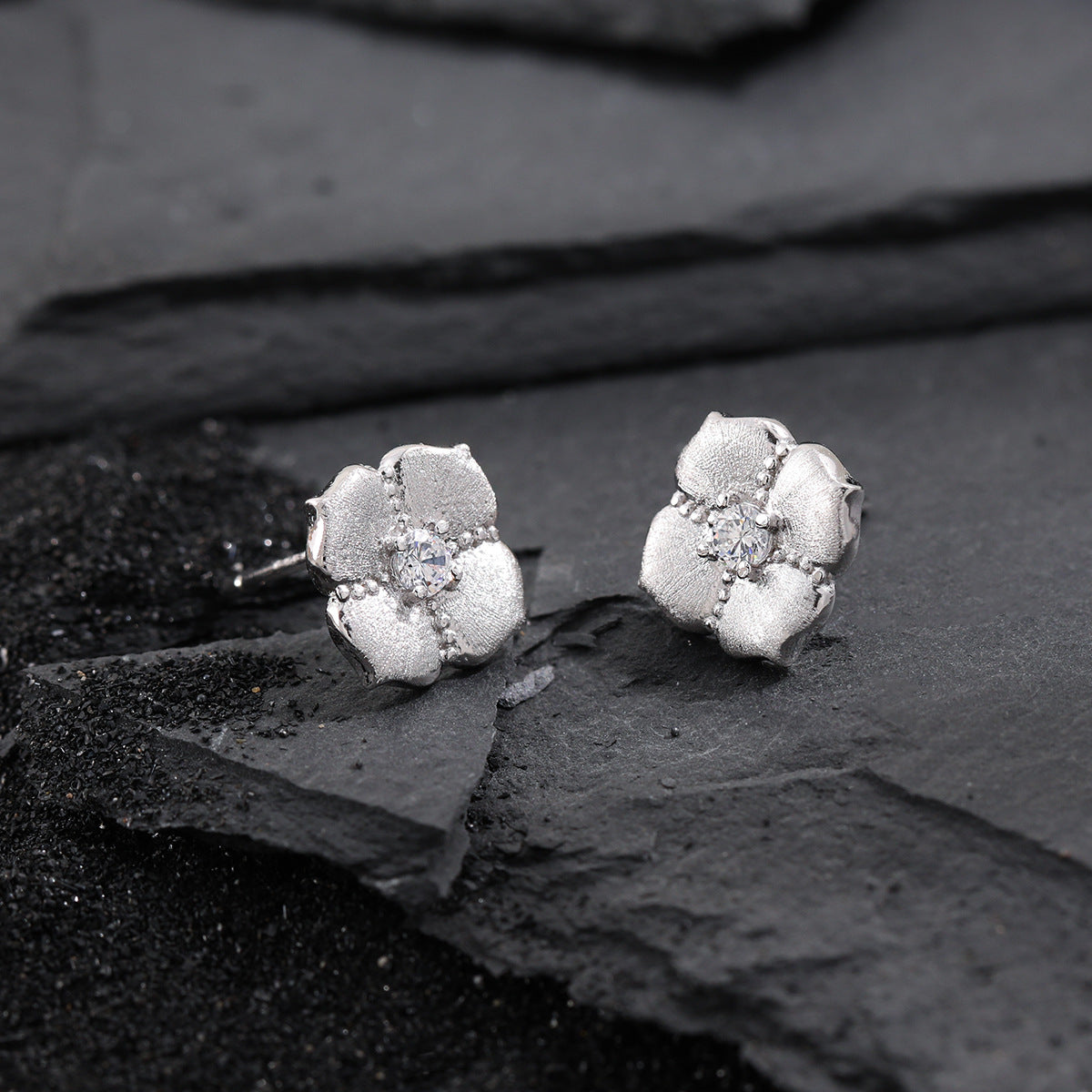Pavé Zircon Clover Stud Earrings OPHRASTUDIO