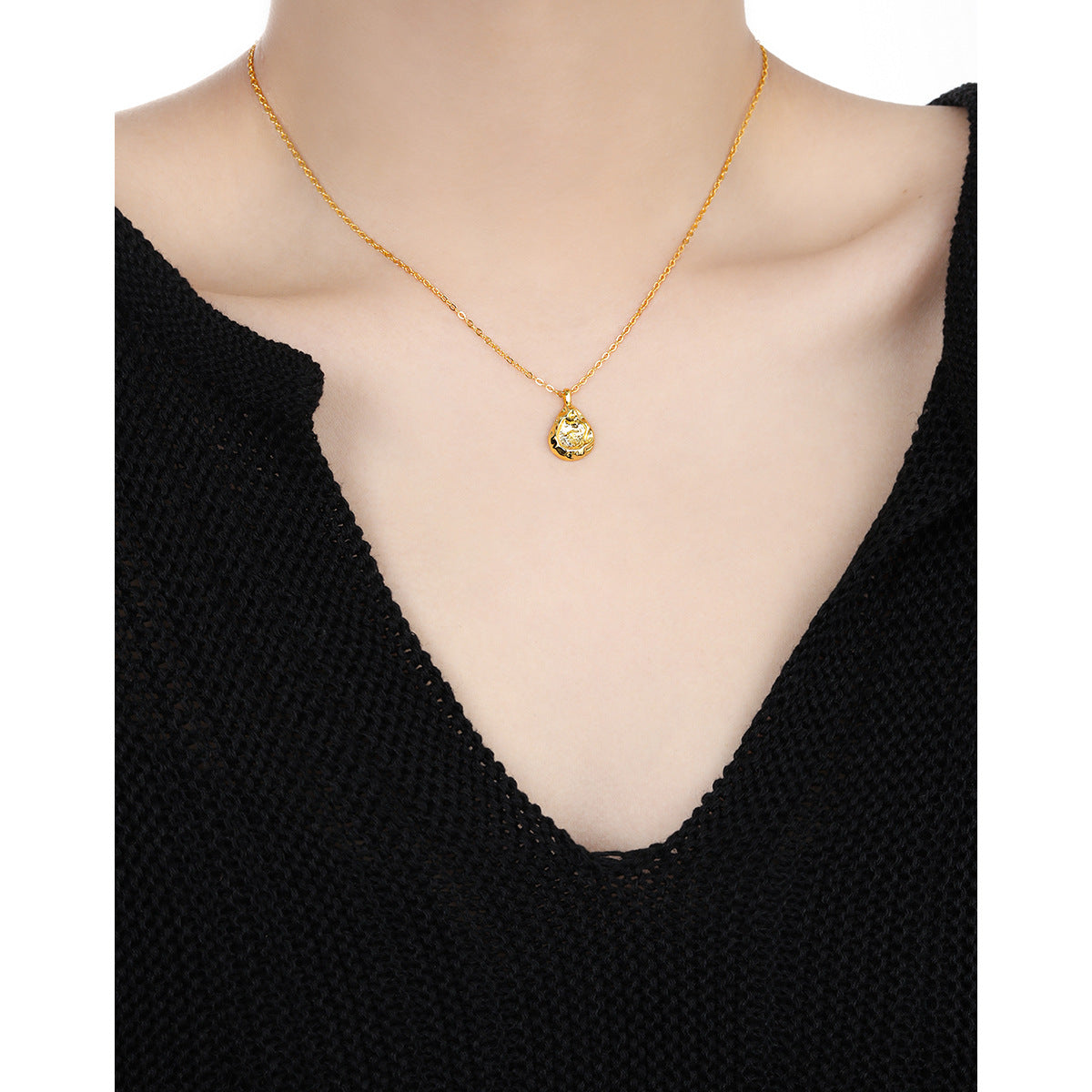 Morgan Le Fay Silver Pendant Necklace