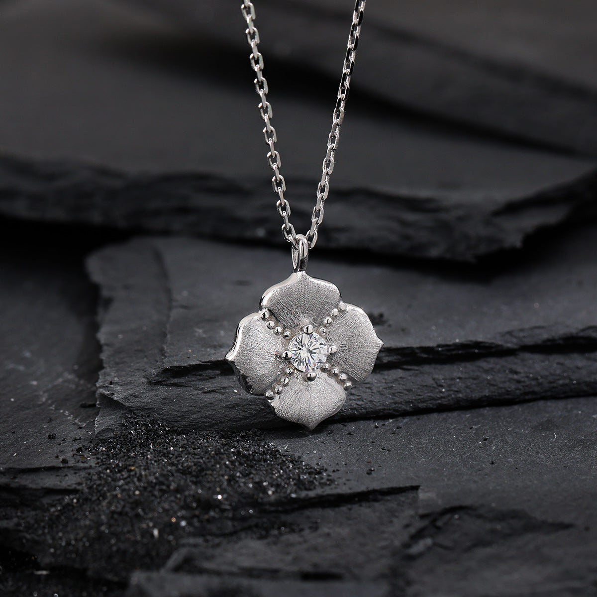 Brushed Clover Pavé Zircon Pendant Necklace OPHRASTUDIO
