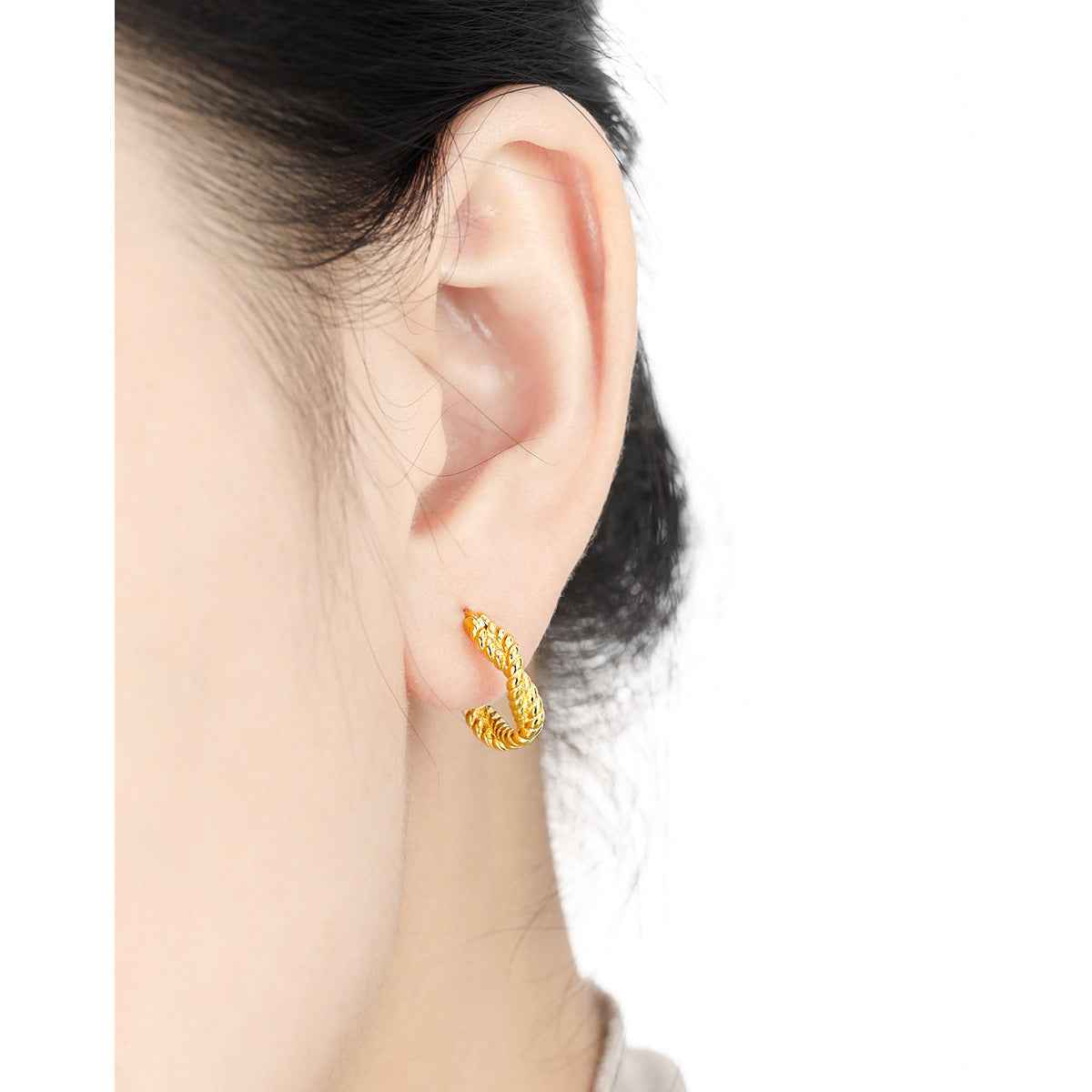 Echo's Winding Silver Hoop Earrings