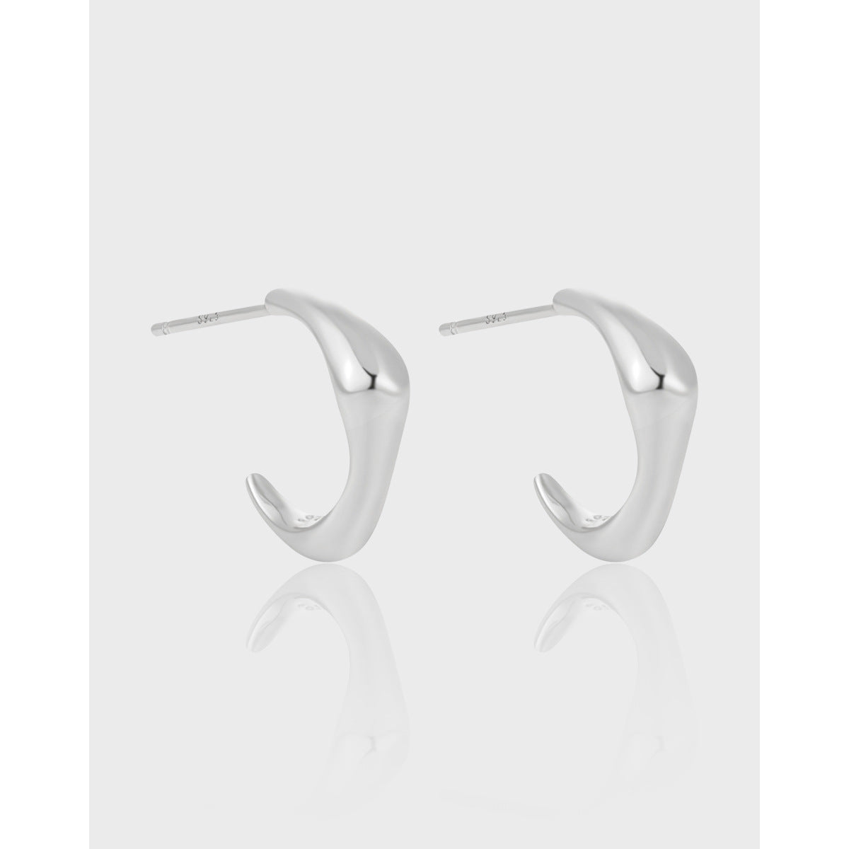 GUINEVERE'S GRACE STUD EARRINGS OPHRASTUDIO
