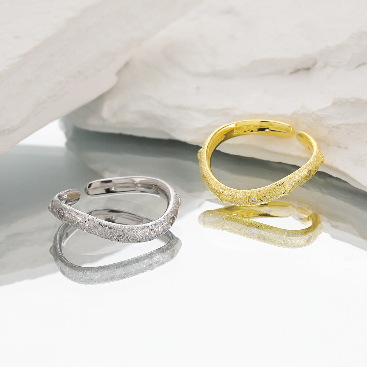 Brushed Wave Zircon Silver Stacking Ring OPHRASTUDIO