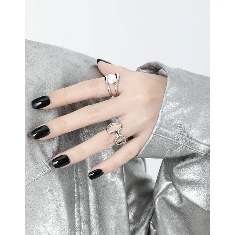 ATHENA'S GEOMETRIC HOLLOW SILVER RING - OPHRASTUDIO