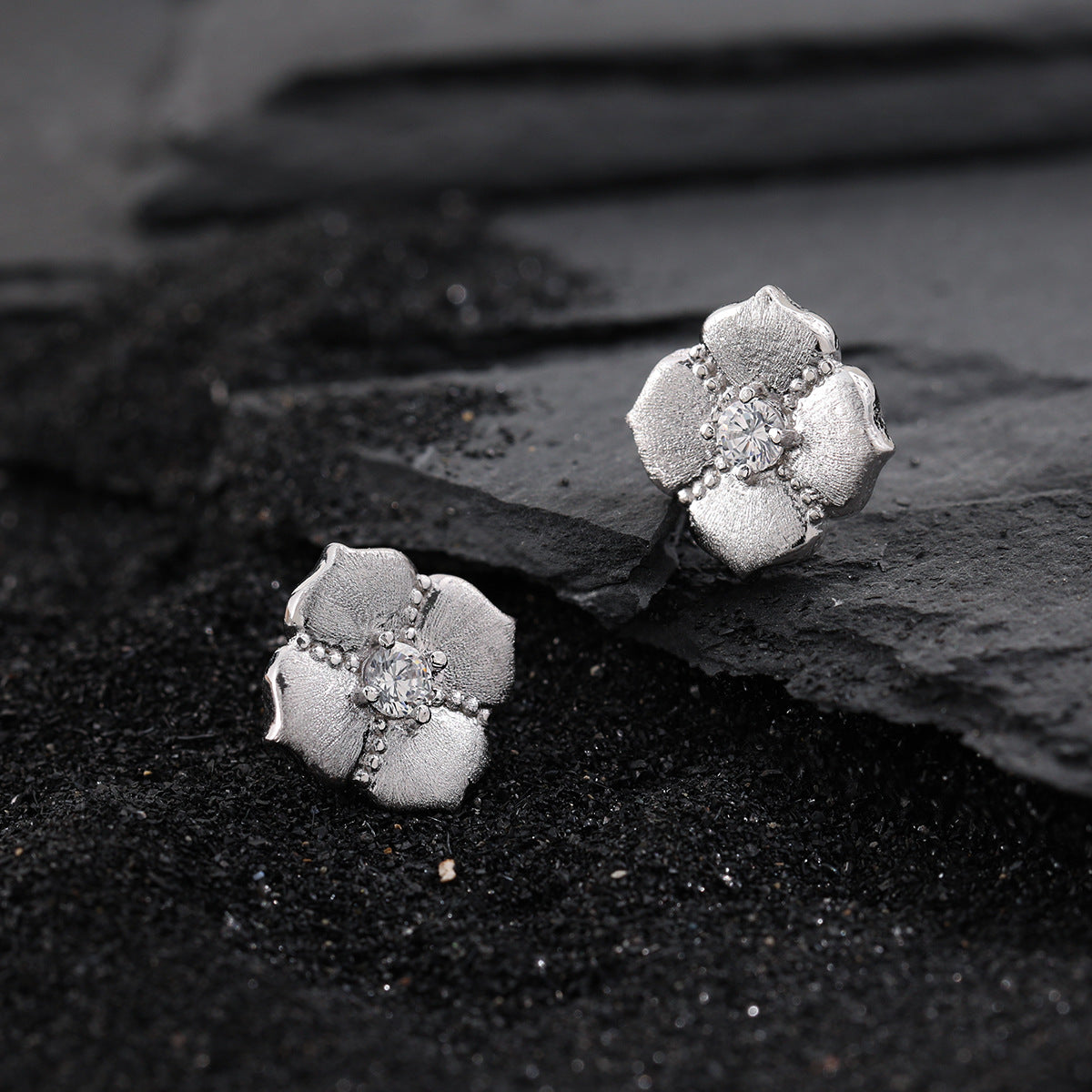 Pavé Zircon Clover Stud Earrings OPHRASTUDIO