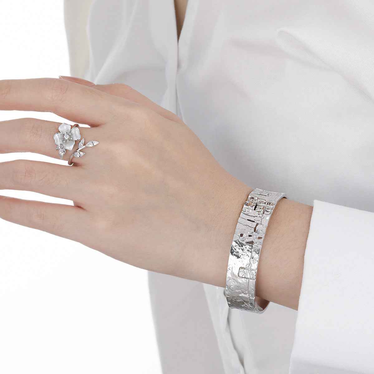 Kousa's Blossom Silver Statement Ring