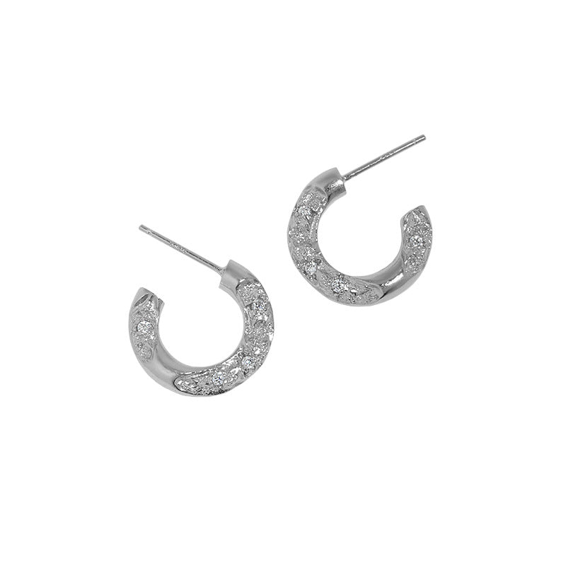C-SHAPED MICRO-INLAID ZIRCON EARRINGS OPHRASTUDIO