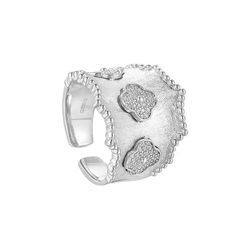 Éirinn's Luxury Clover Silver Statement Ring