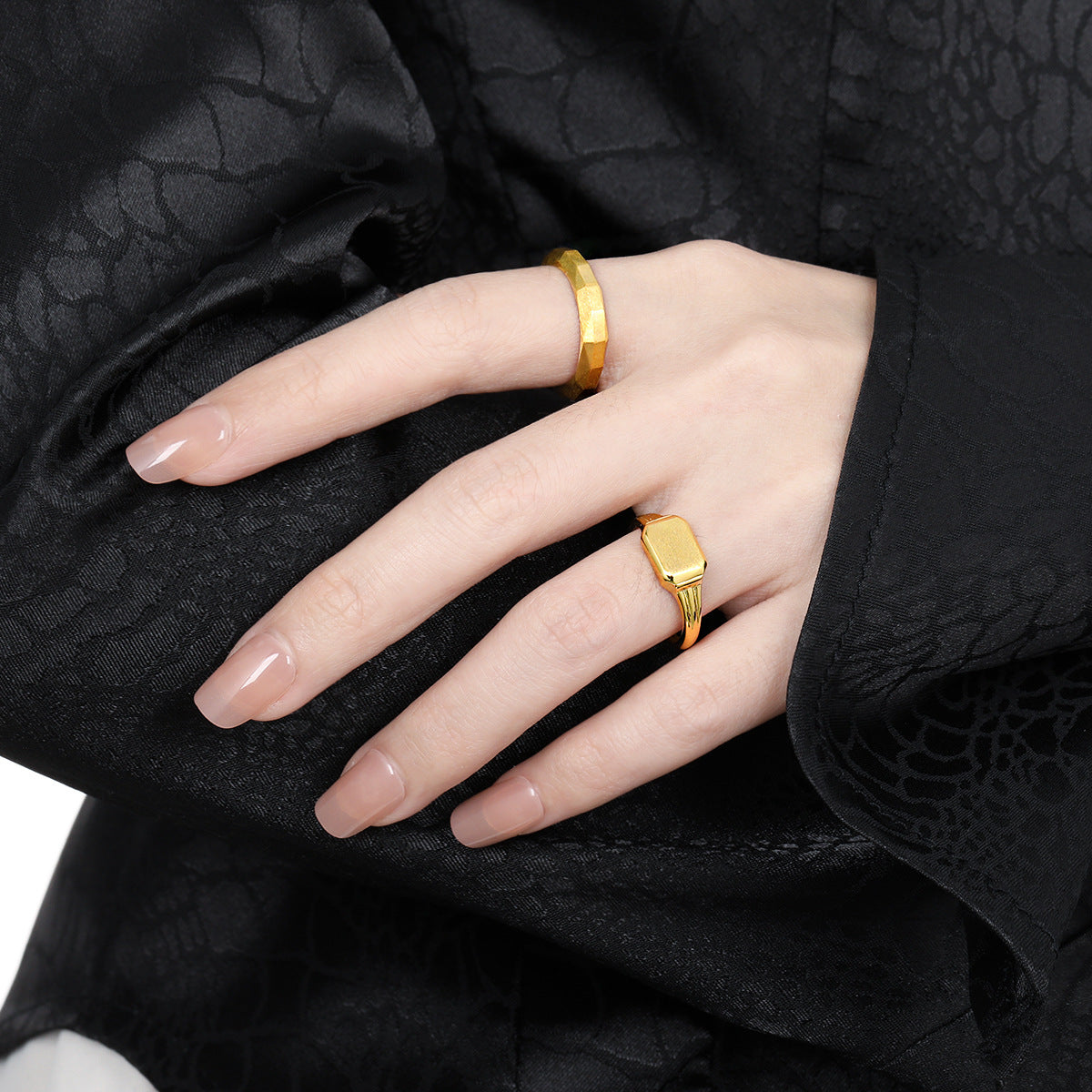 RAPUNZEL'S MULTI-FACETED CUT RHOMBUS BRUSHED SILVER RING OPHRASTUDIO