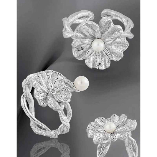 Cold Breeze Luxe Silver Pearl Ring