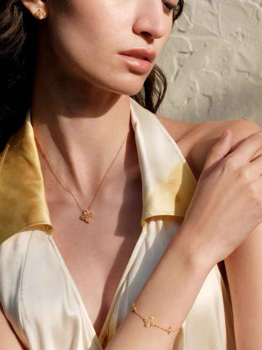 Lost Spring Valley Clover Necklace