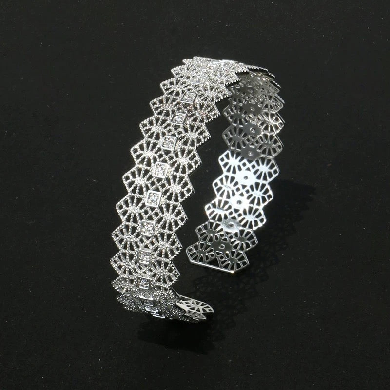 Lace-Pattern Open Cuff Bracelet OPHRASTUDIO